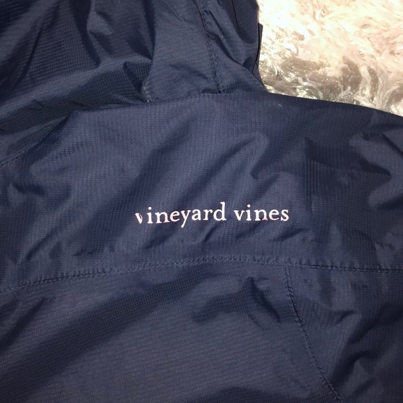 Vineyard Vines Women’s Rain Jacket - Picture 4 of 6